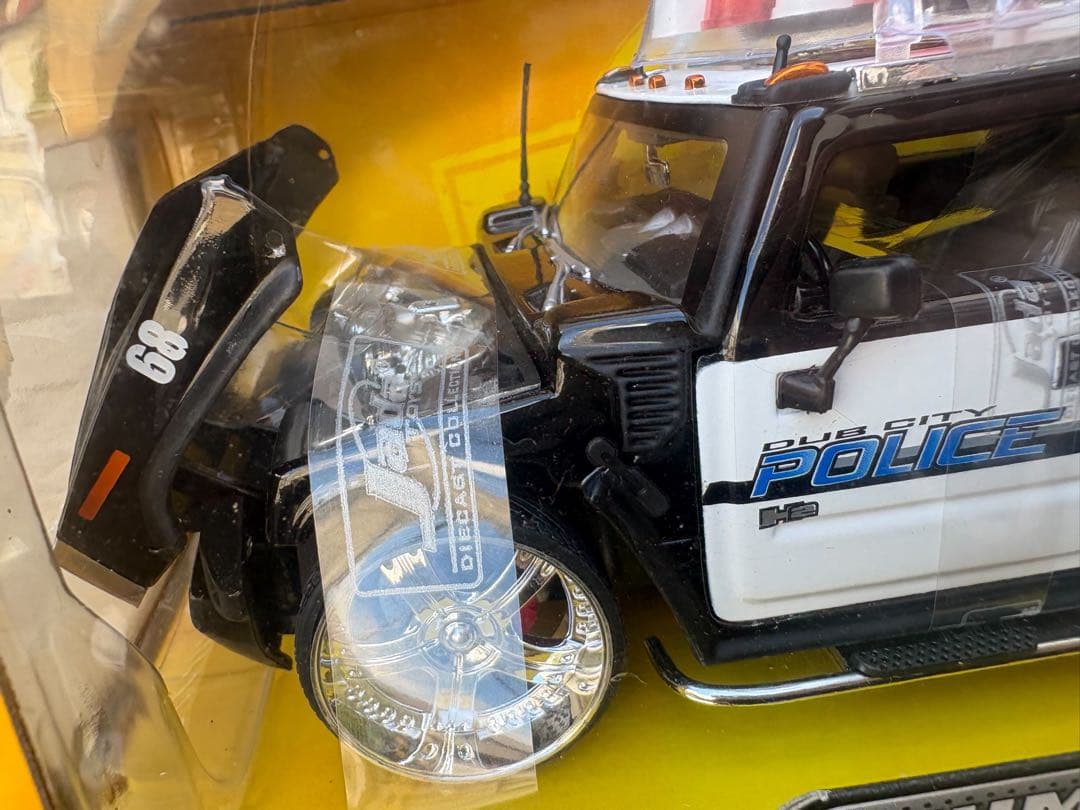 DUB CITY KUSTOMS HUMMER 警察仕様 1:24