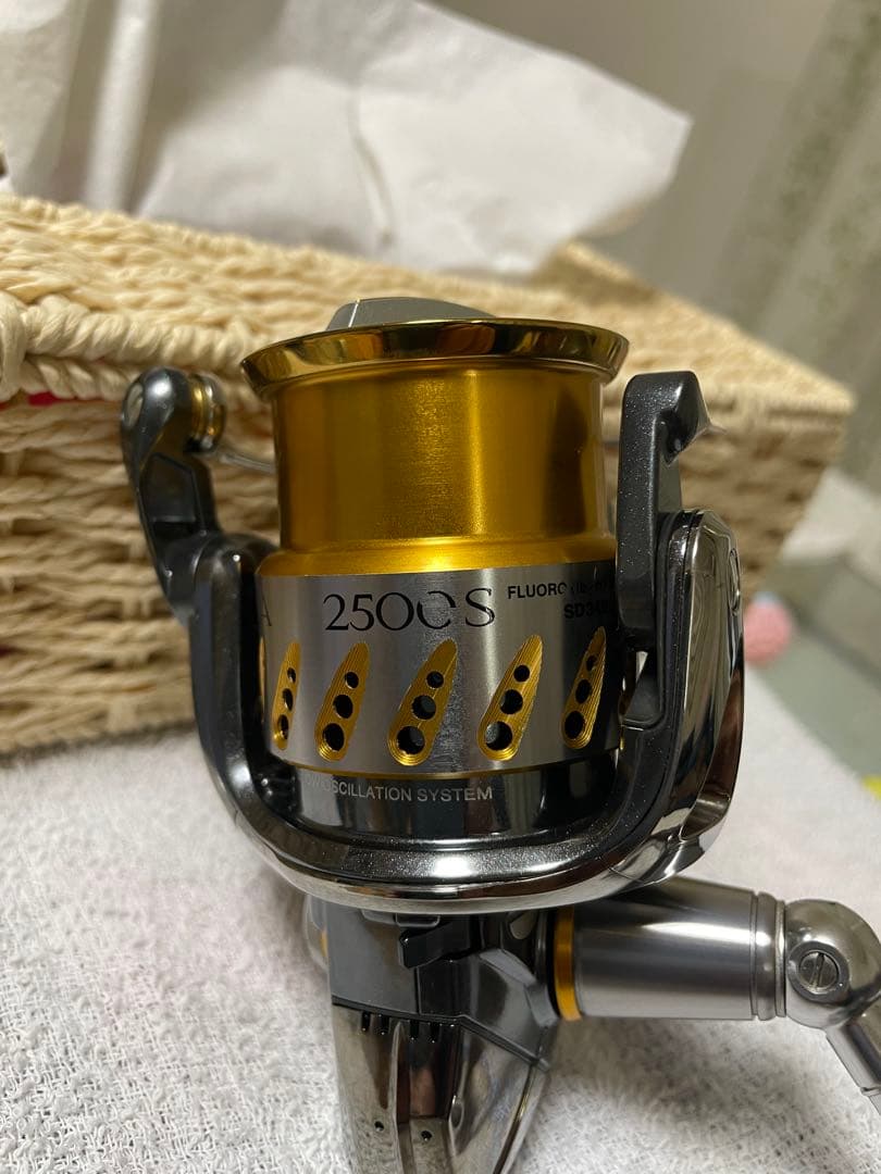 SHIMANO STELLA 2500CS スピニングリール