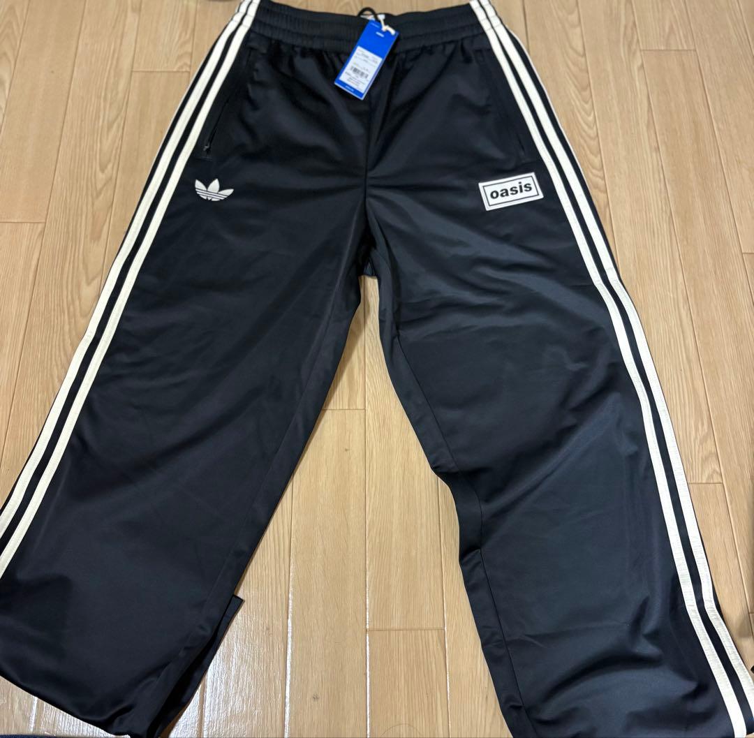 adidas oasis ジャージパンツ ブラック