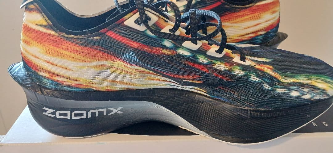 Nike ヴェイパーフライ4　27.5㌢ 【送料込み】
