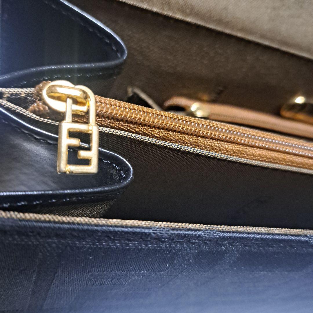 Fendi ロゴ ハンドバッグ ブラック