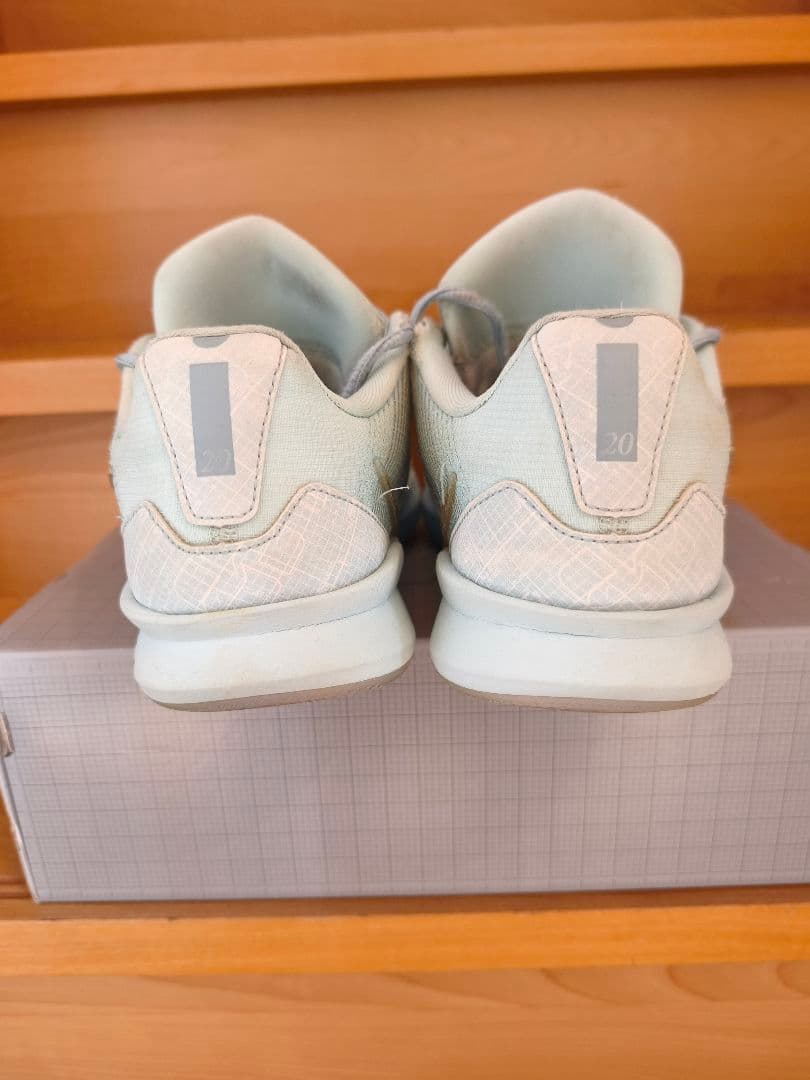 Nike サブリナ3