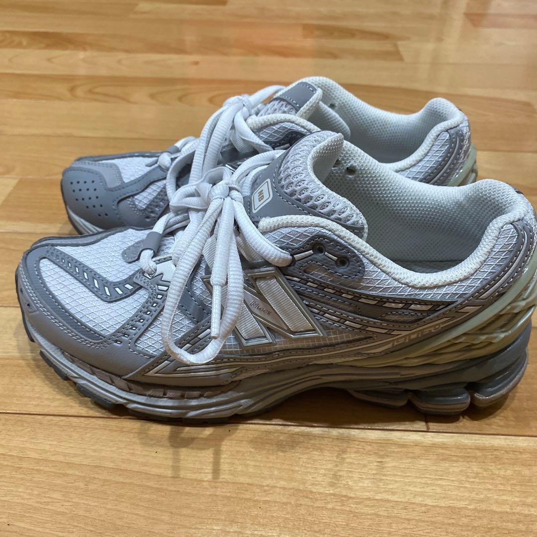New Balance ランニングシューズ ホワイト/グレー