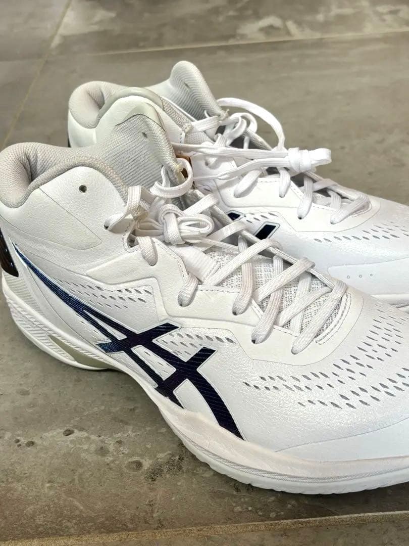 ASICS GELHOOP V15 30.0cm ホワイト/ネイビー