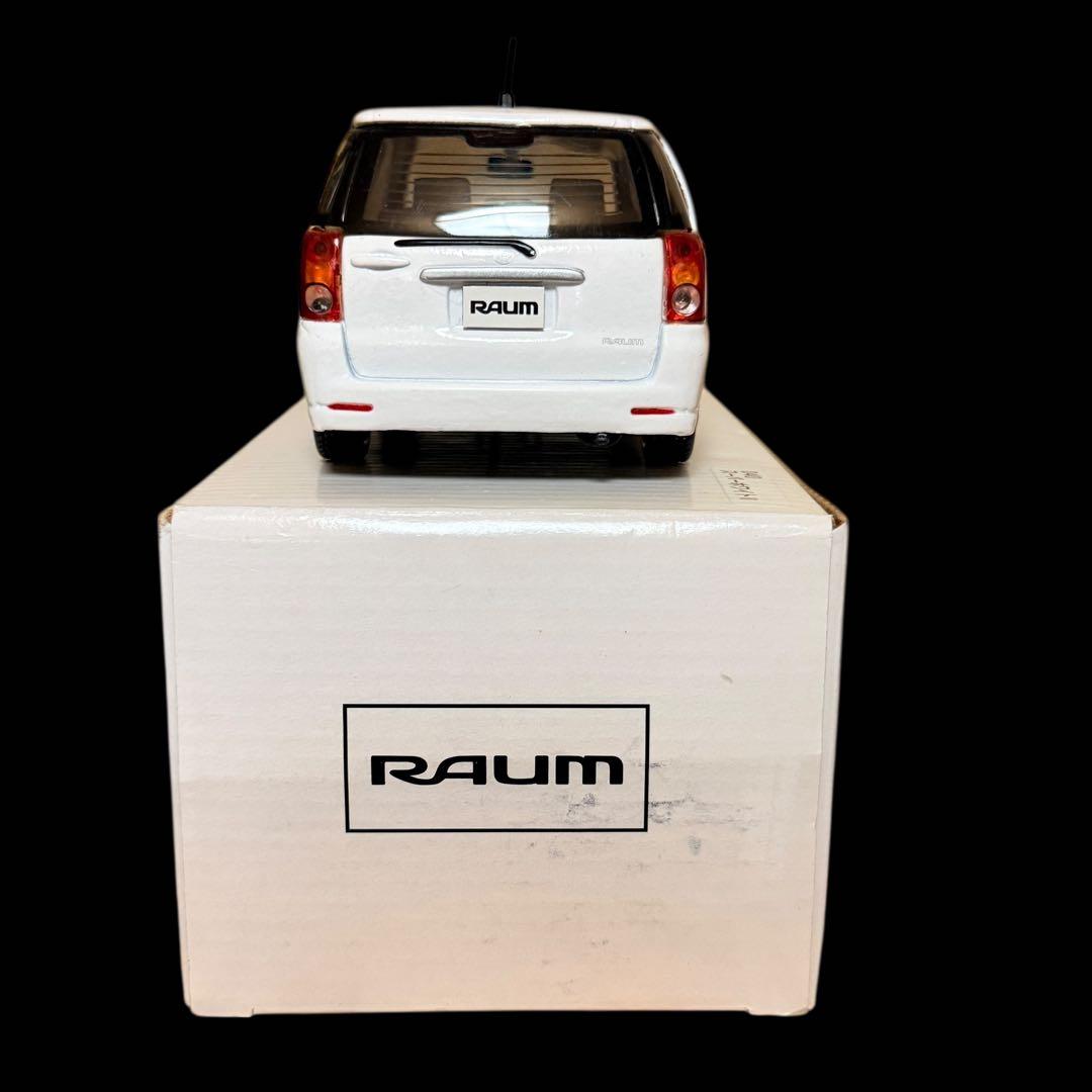 【希少品】トヨタRAUM 箱付き カラーサンプルミニカー