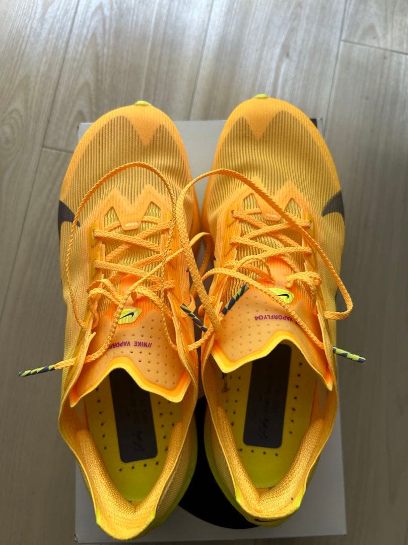 陸上競技用具 NIKE VAPORFLY 4
