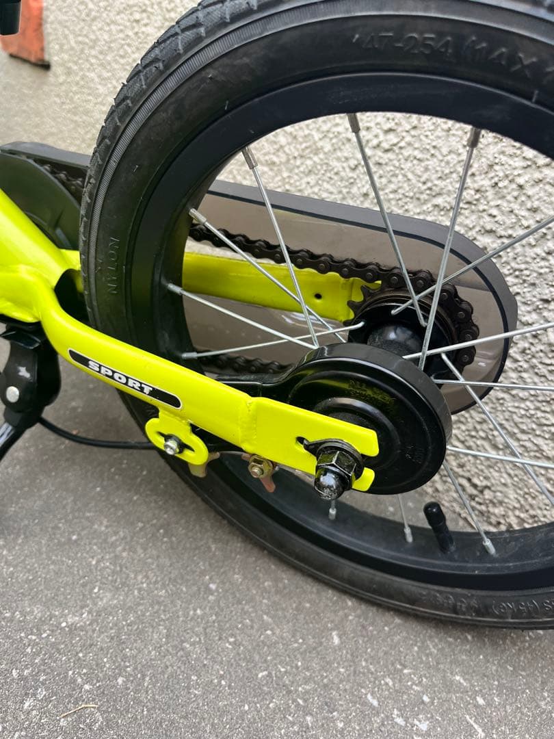 STRIDER 14X　ストライダー　ライムイエロー　ペダルキット・スタンド付き