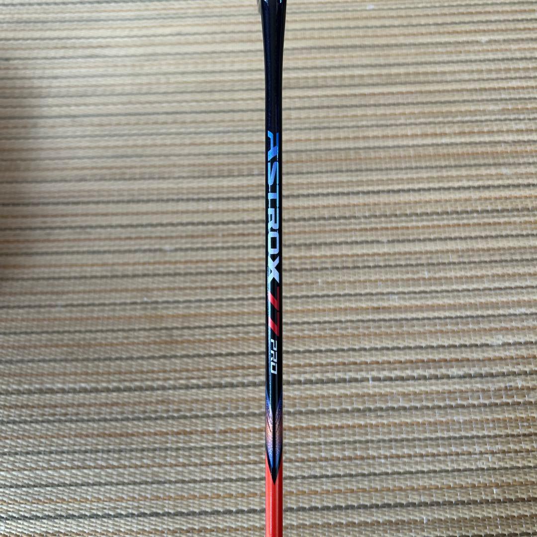 ASTROX 77 バドミントンラケット