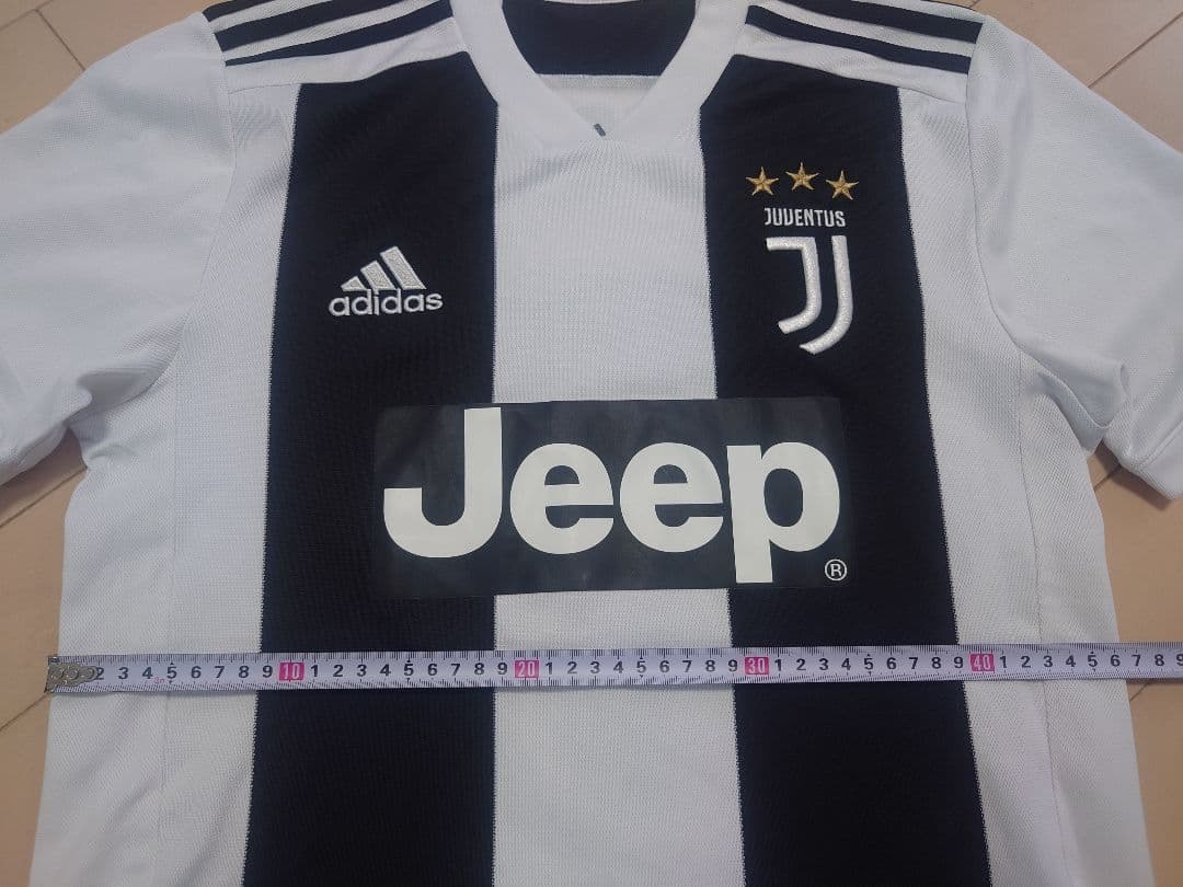 【 adidas ユーベ CR7 】ユニフォーム（ M size ）