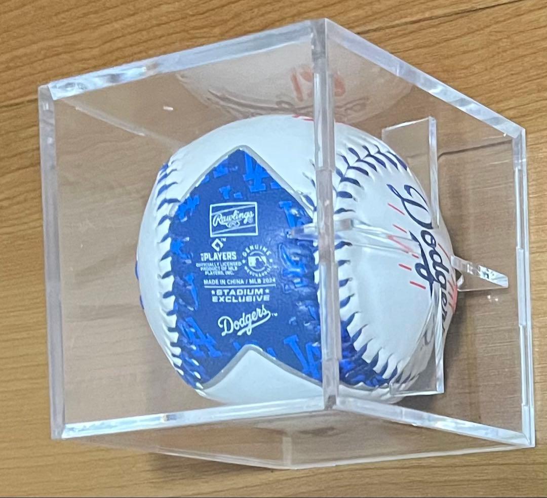 大谷翔平　ドジャース スタジアム 限定　ボール　サイン刺繍入り　　レア