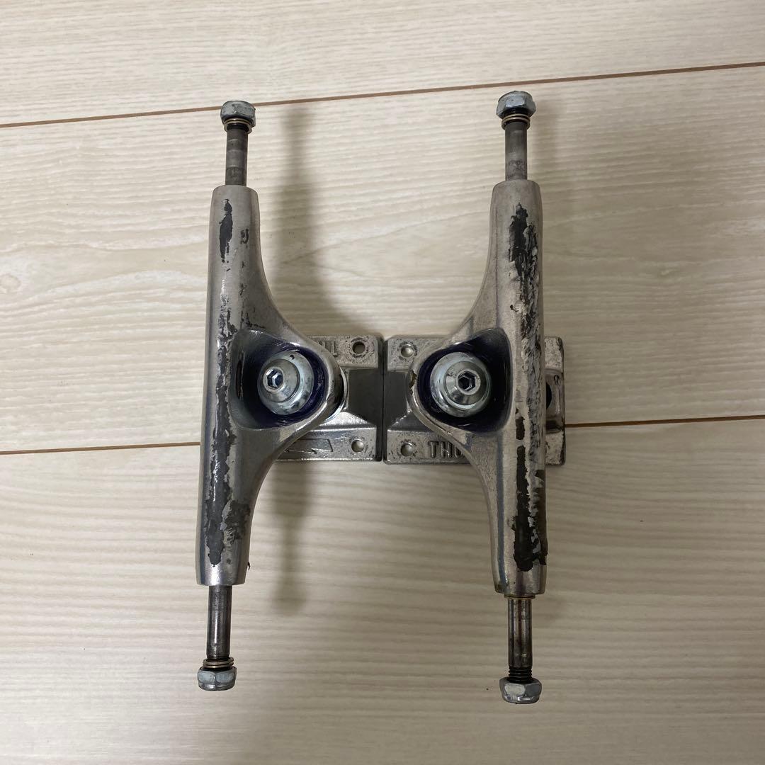 スケートボード THUNDER TRUCKS 148 inverted