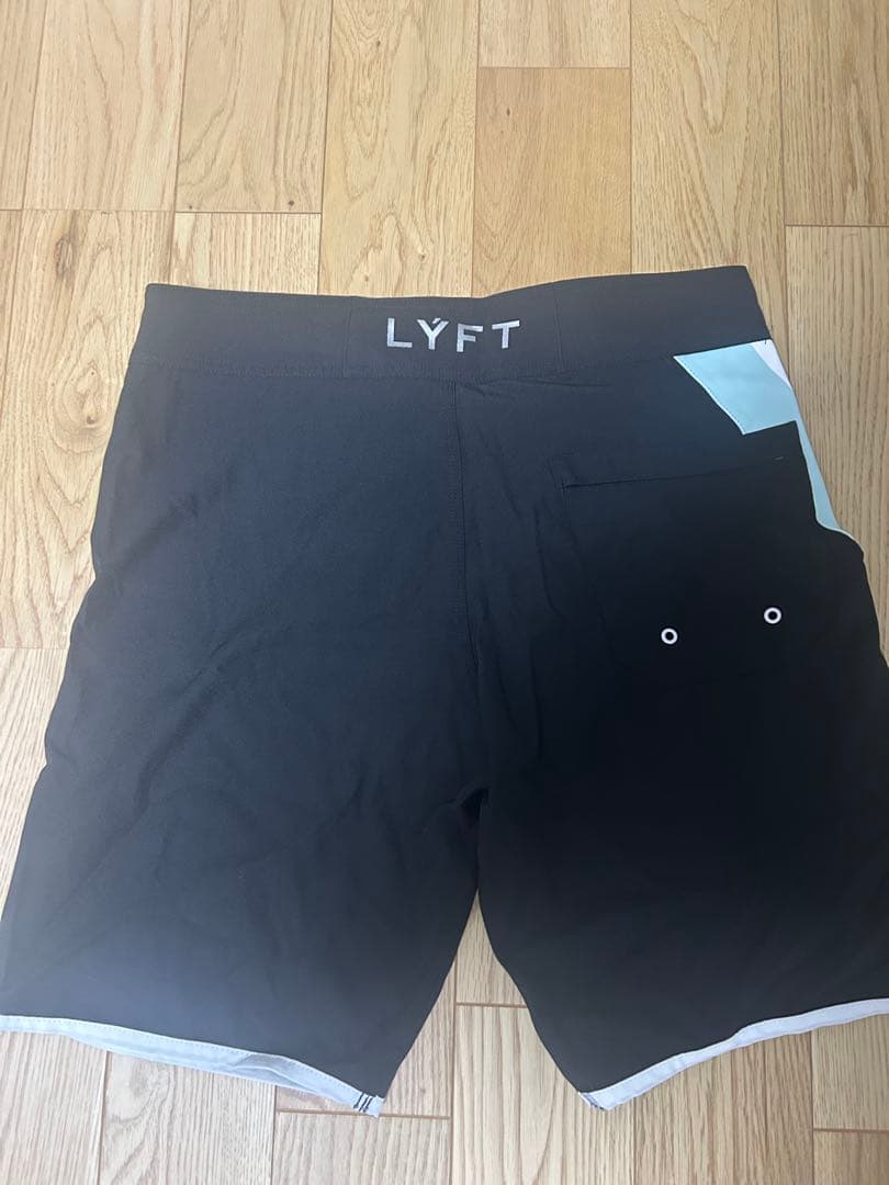 LYFT サーフパンツ　Mサイズ