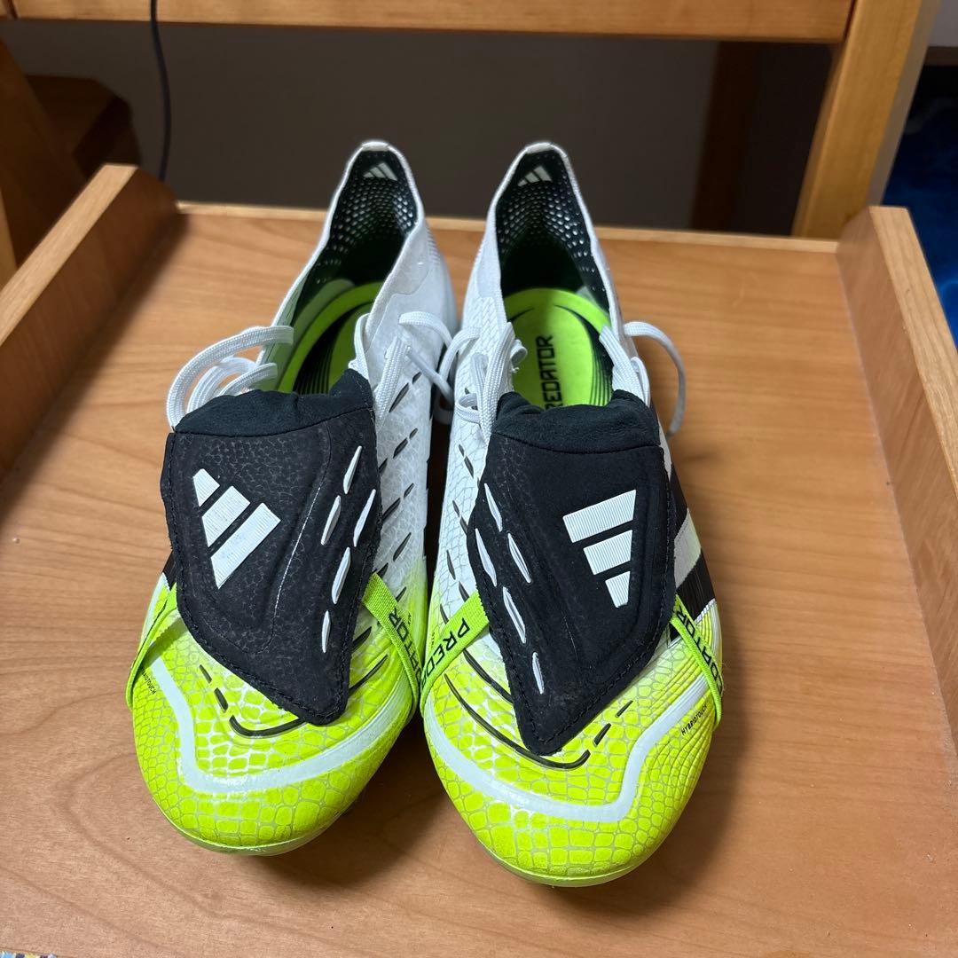 adidas Predator サッカーシューズ