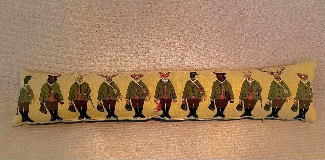 ロング　クッション　ハンティング　　鹿　鴨　イノシシ　うさぎ　犬　キツネ　刺繍