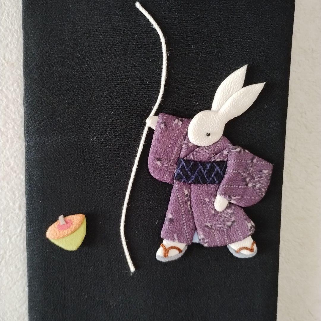 独楽を回すうさぎと炬燵うさぎ・押し絵・古布・縮緬細工・タペストリー