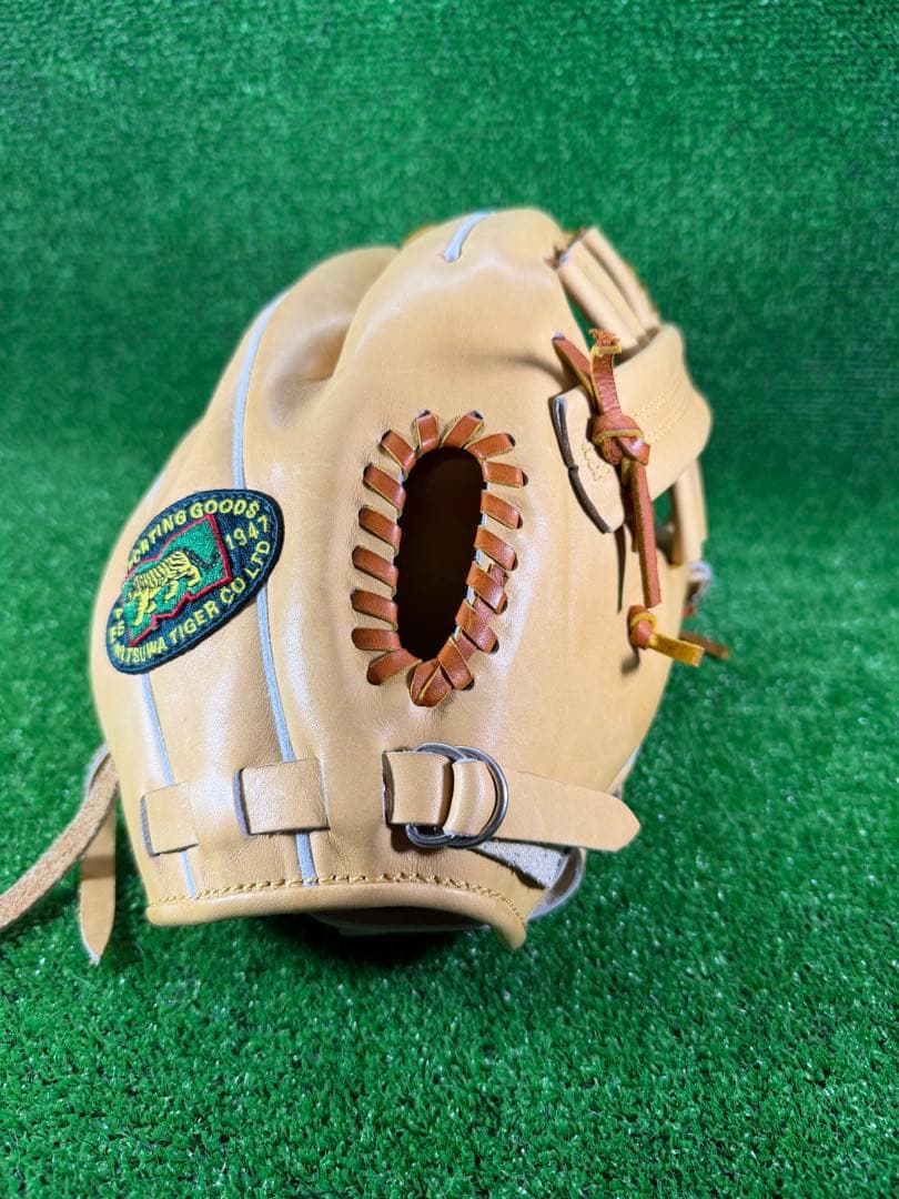 受注生産品　ミツワタイガー　硬式　内野手　掛布モデル