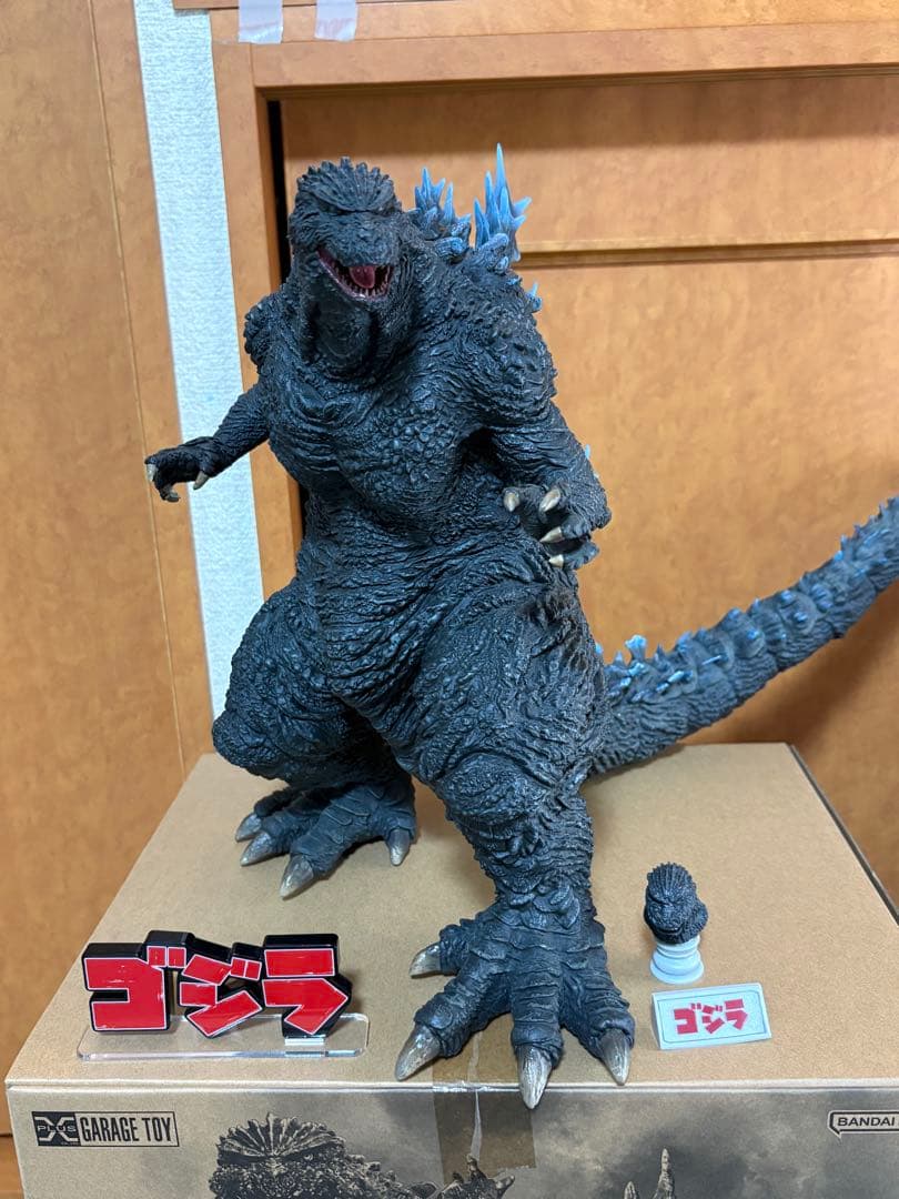アクリルロゴ付き！東宝30cmシリーズ　ゴジラ・ザ・ライド　ゴジラストア限定版