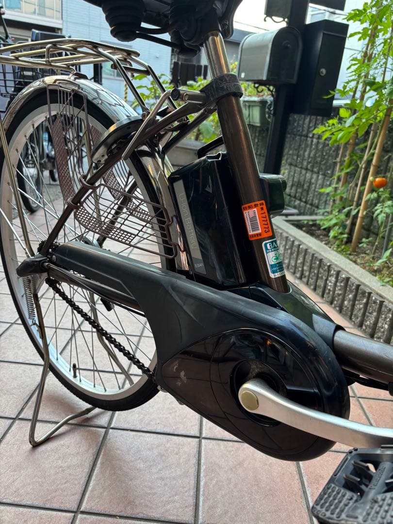 電動アシスト自転車 黒 前カゴ付き