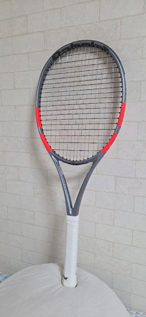 Babolat ピュアストライク 100テニスラケット 300g 16/19