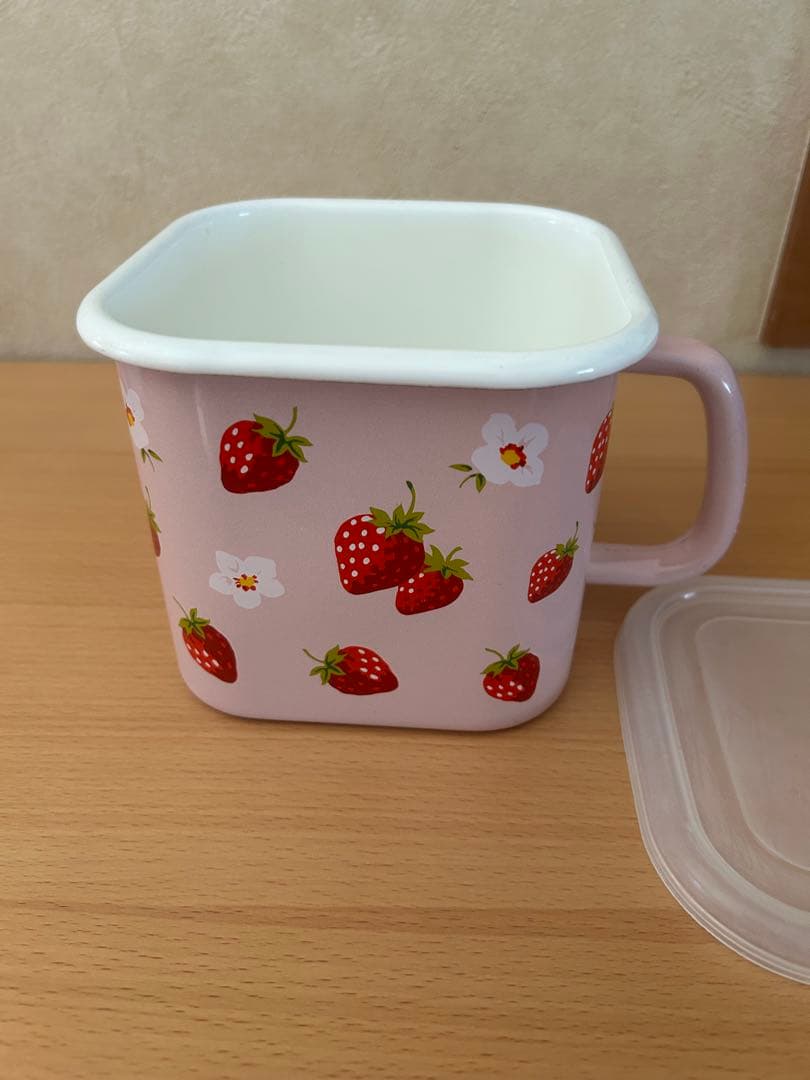 praime praime market ホーロー　容器　琺瑯　いちご　苺