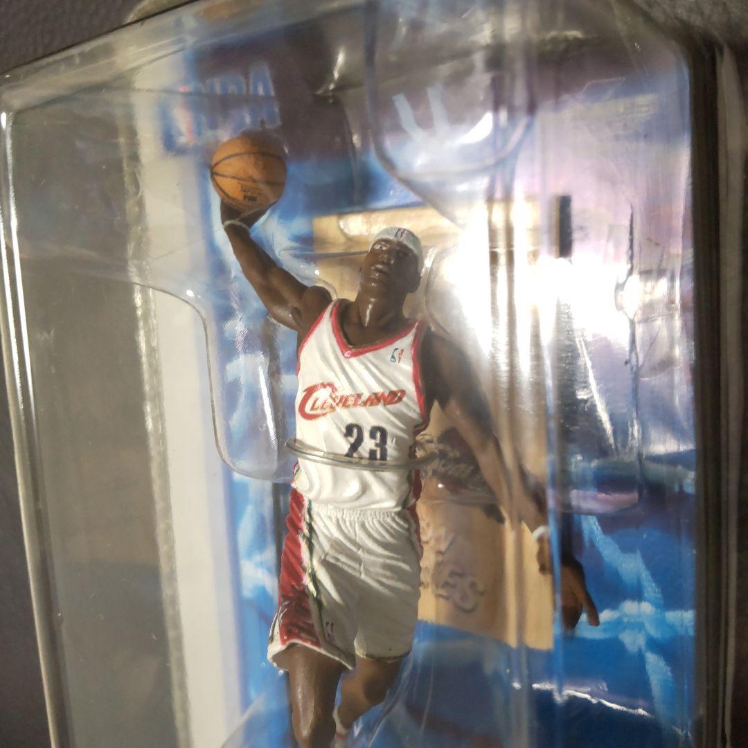 【れあ】NBA マクファーレン　3インチ　レブロン　ジェームズ　フィギュア