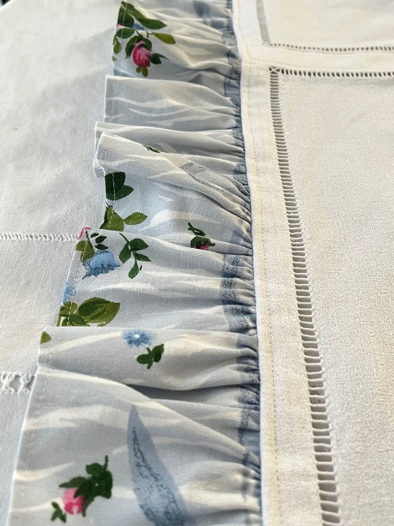【美品】フランスアンティーク 手刺繍モノグラム テーブルクロス お花のフリル付