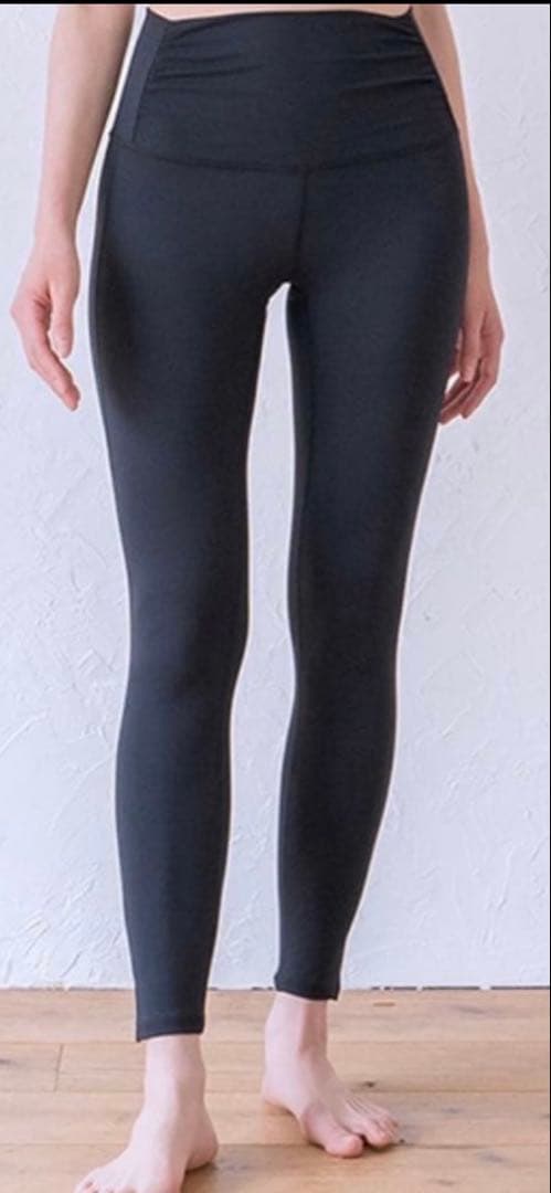 ★新品★SUKALAウエストギャザーソリッドレギンスM