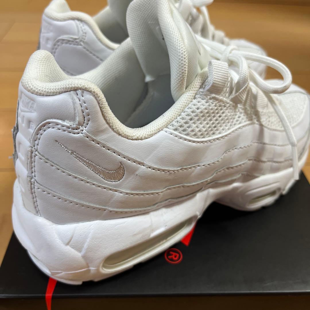 Nike Air Max 95 ホワイトシューズ 24cmDH8015-100。
