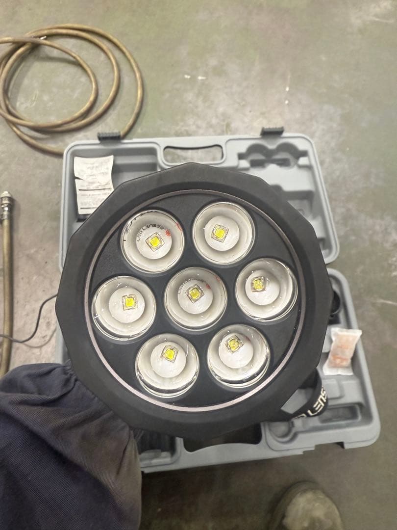 LED LENSER X21R.2 【バッテリー不可】