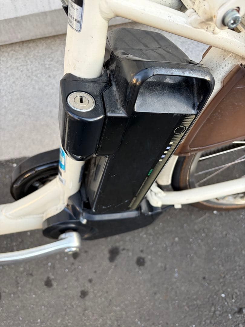 電動アシスト自転車 ホワイト バスケット付き