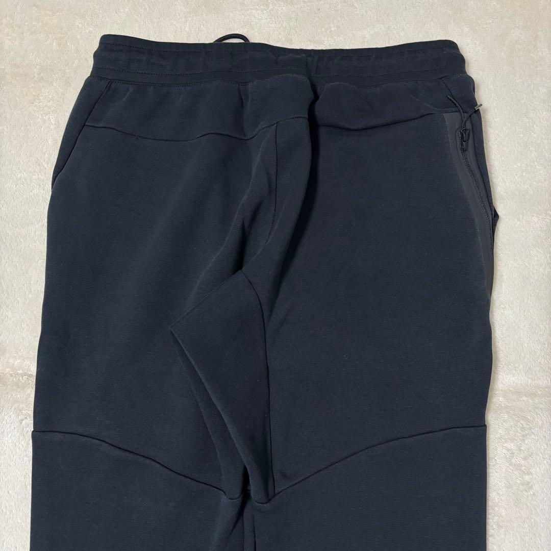 ナイキ　テックフリース　パーカー　ジョガーパンツ　ブラック　黒上下セットアップ