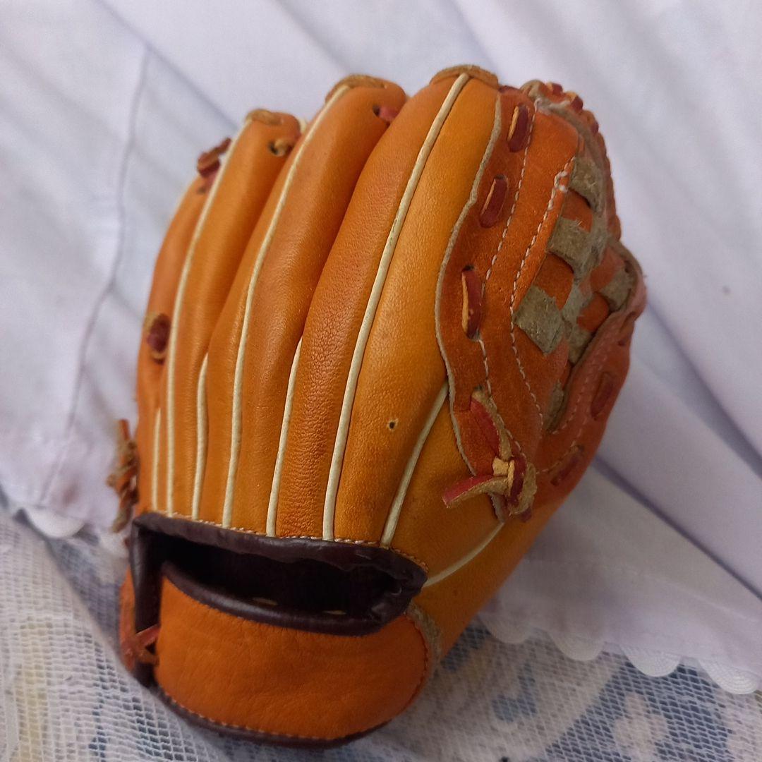 野球ボールとミニチュアグローブのセット