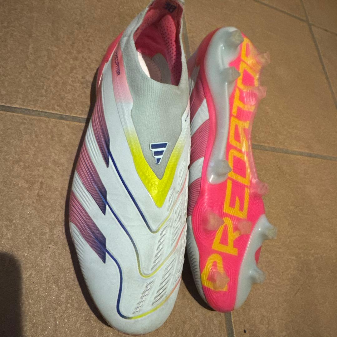 adidas Predator サッカーシューズ ホワイト/ピンク/イエロー