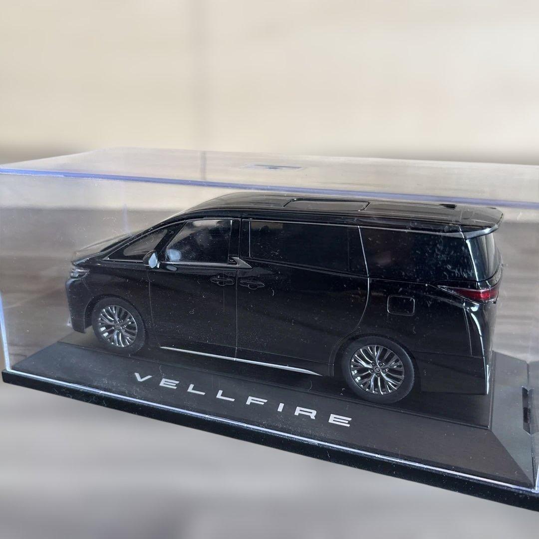 トヨタ VELLFIRE 1/30スケールモデル ブラック