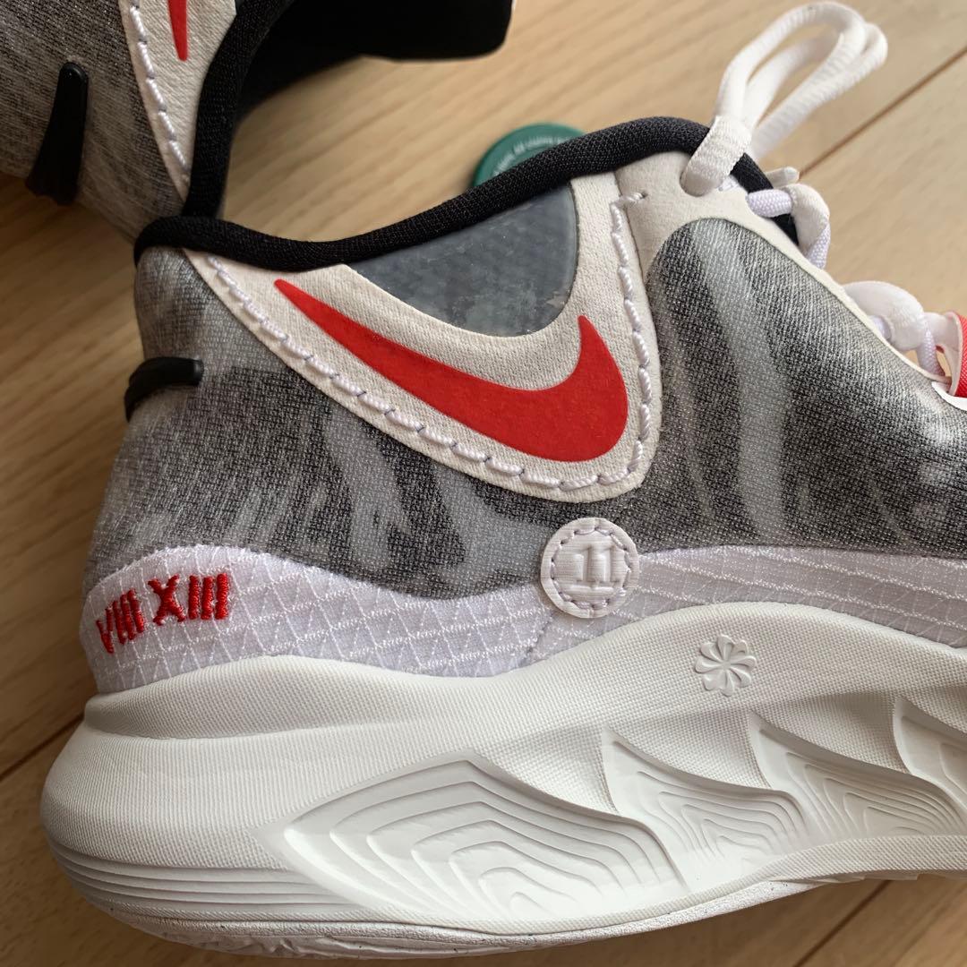 日本未発売 NIKE KYRIE 8 ナイキ カイリーアービング　26.5cm