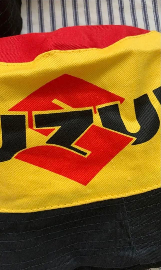 SUZUKI バケットハット 赤・黄・黒