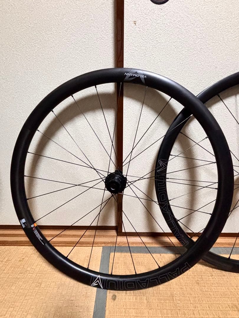 VELOMANN PALLADIUM CL DISC TUBELESS ホイール
