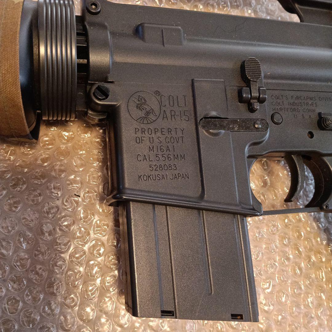 ・M16ーＡ1 (銃口は塞がれています、モデルガン)　・コクサイ製