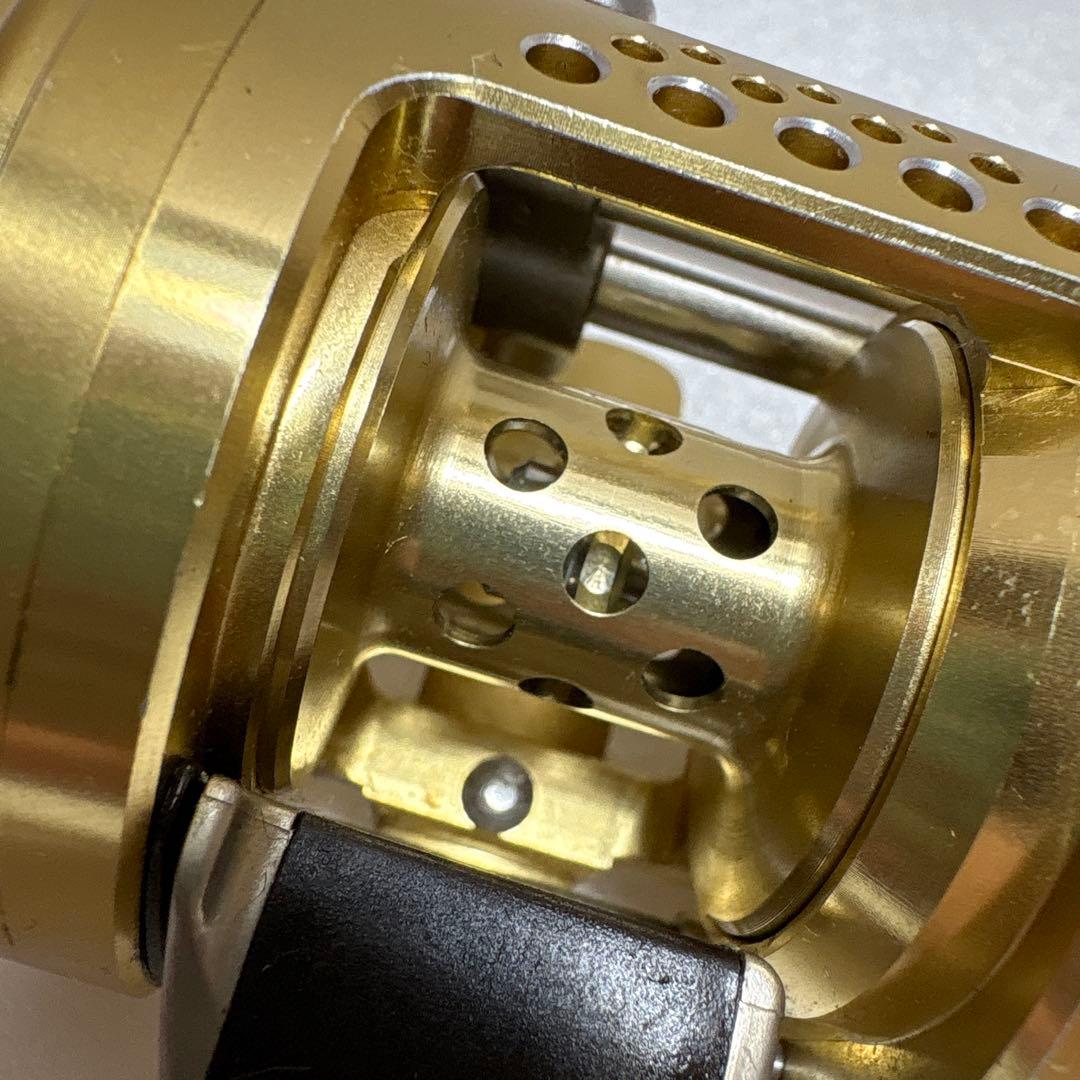 SHIMANO シマノ カルカッタ コンクエスト 101 左巻き