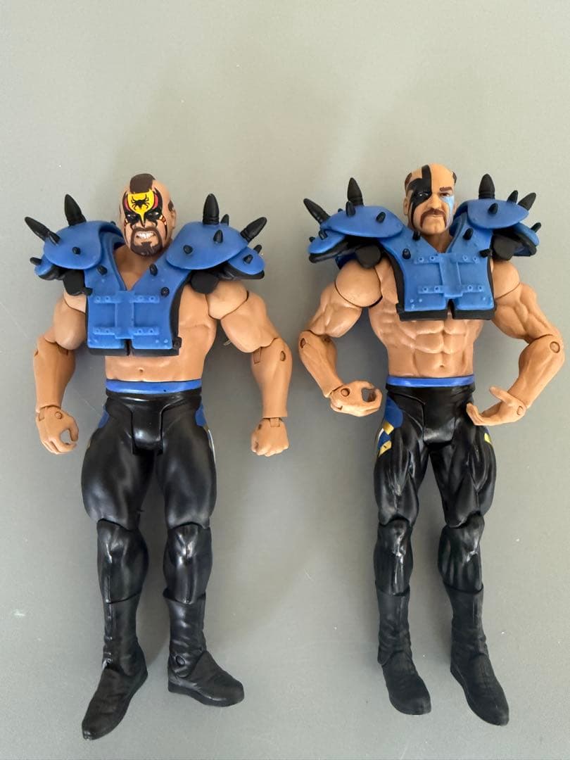 WWE スパイク付き肩パッド フィギュア 2体セット