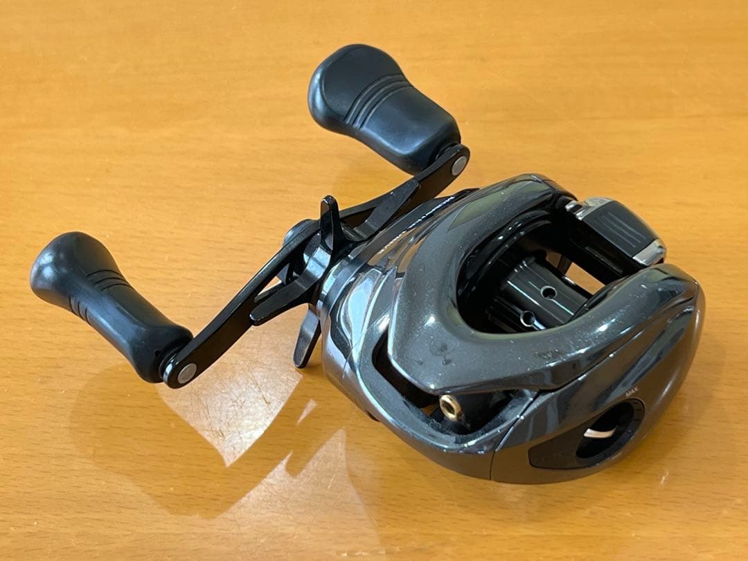 シマノ 18アンタレス DC MD XG 右ハンドル　ベイトリール