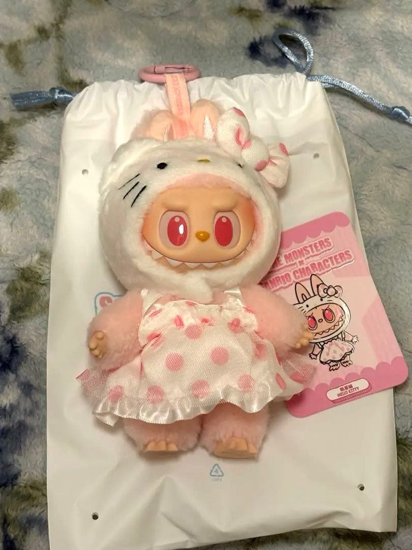 THE MONSTERS × SANRIO ラブブ キティ