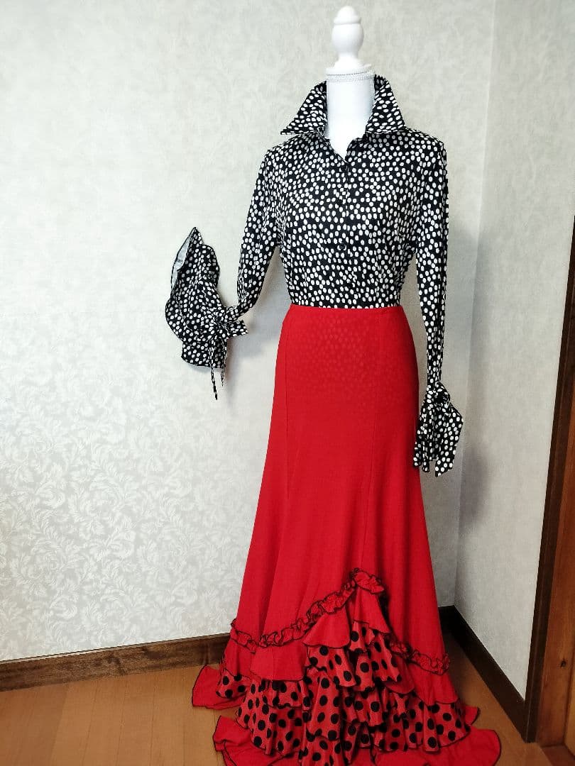 【美品✨】フラメンコ衣装 ファルダ 赤×黒 水玉フリル 豪華裾広がり 舞台映