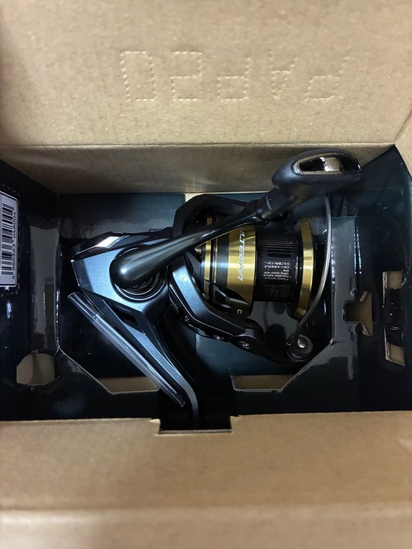 C3000HG スピニングリール　25