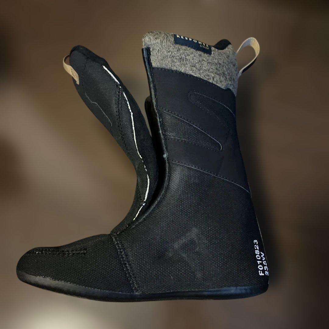 Salomon Kiana ブラック スノーボードブーツ(女性用) 23.5