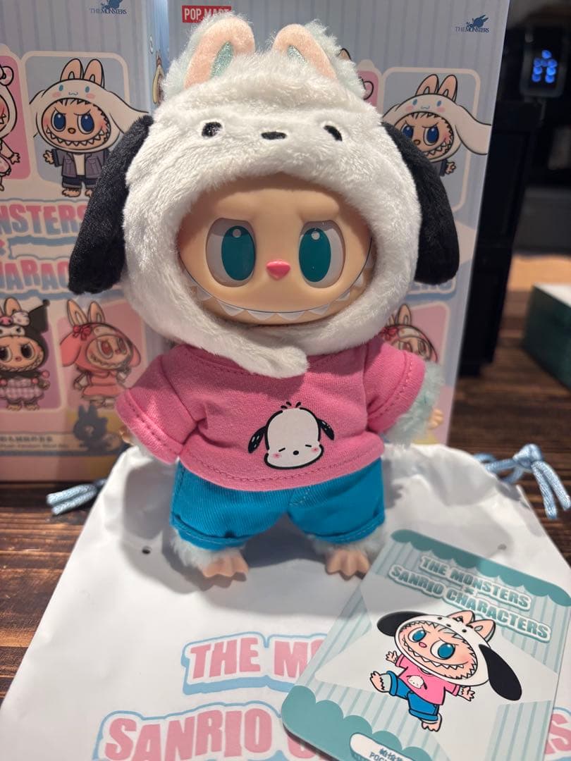 ポップマート　POP MART ラブブ×サンリオ　POCHACCO