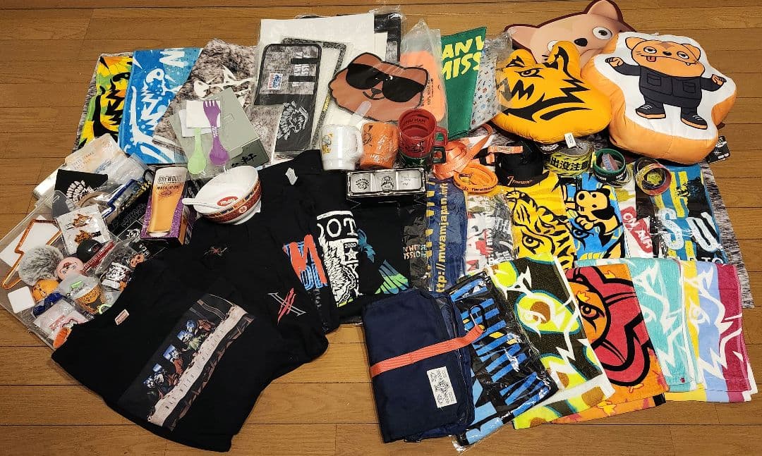 MAN WITH A MISSION　タオル　Tシャツ　小物　100点以上