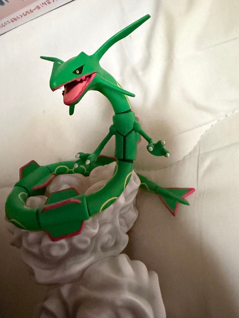 ポケモン レックウザ　フィギュア BANDAI