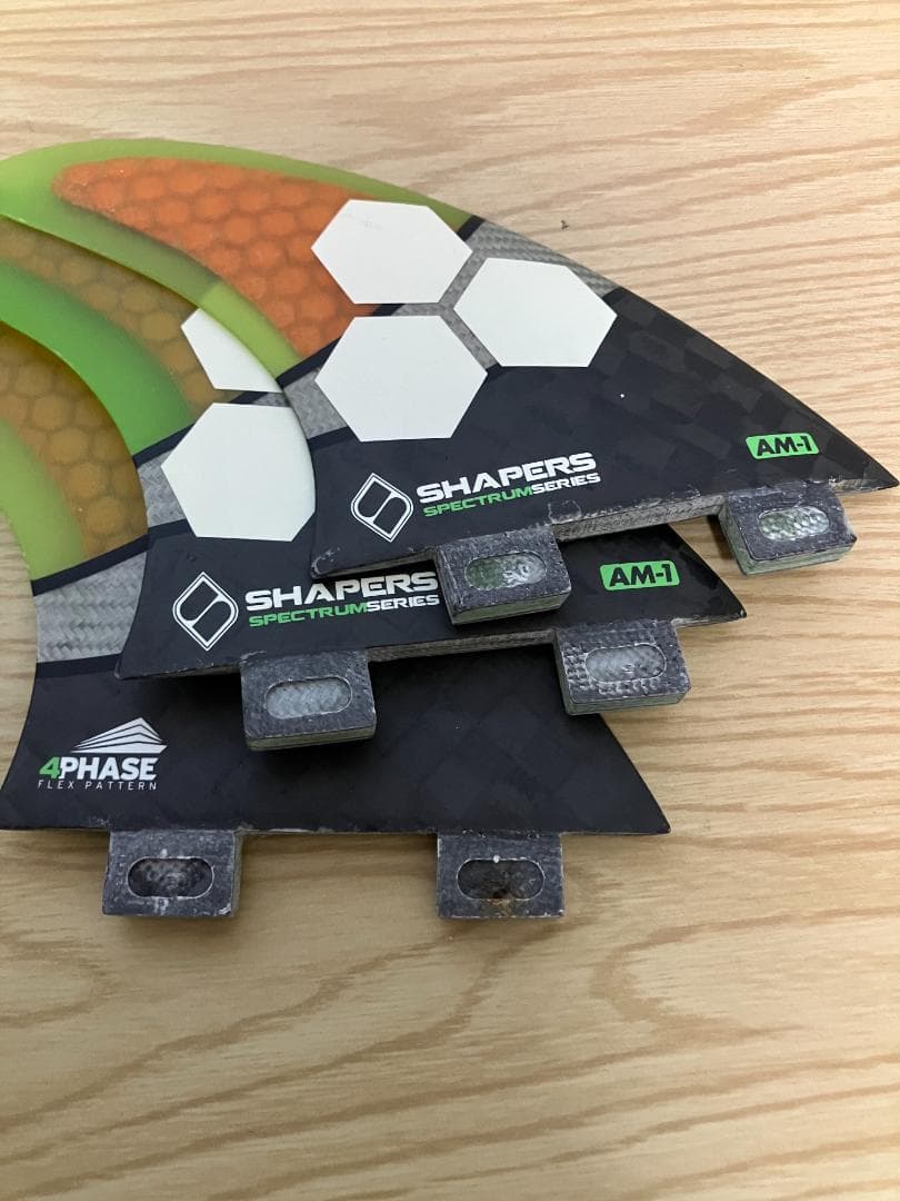SHAPERS FINS FCS Mサイズ　AM1 Spectrum Fin
