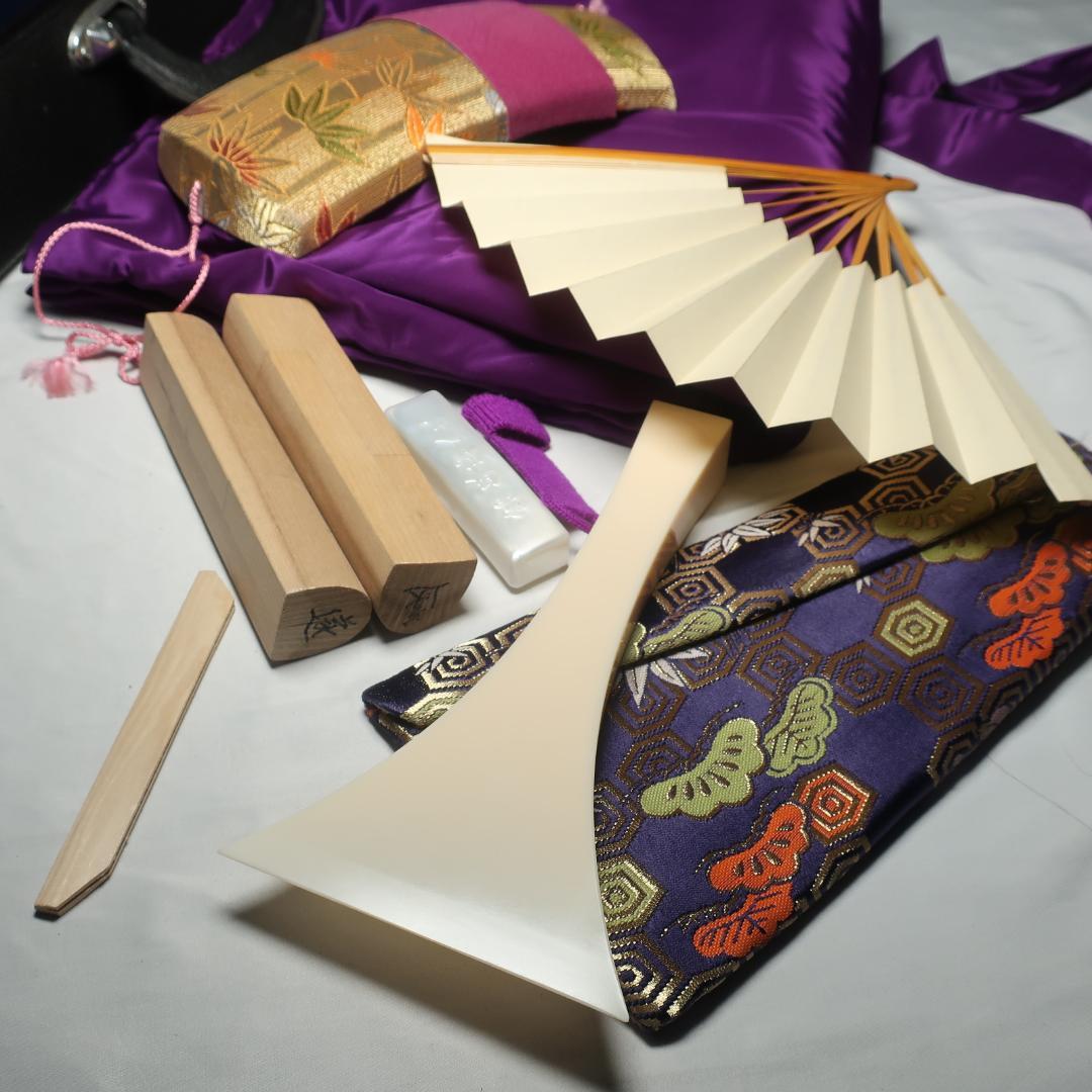 三味線 細棹 黒檀糸巻き 東さわり 撥 ハードケース付 民謡 地唄 管理No.8